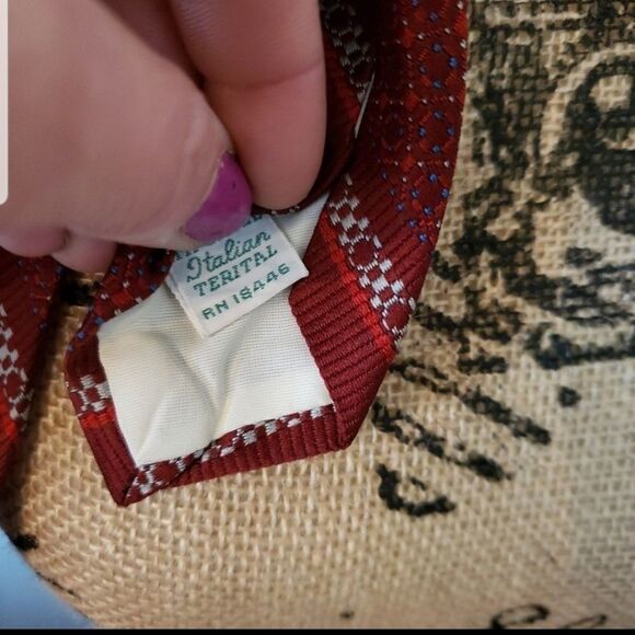 Vintage 60s 70s Red White Diagonal Pattern Tie - Picture 4 of 4